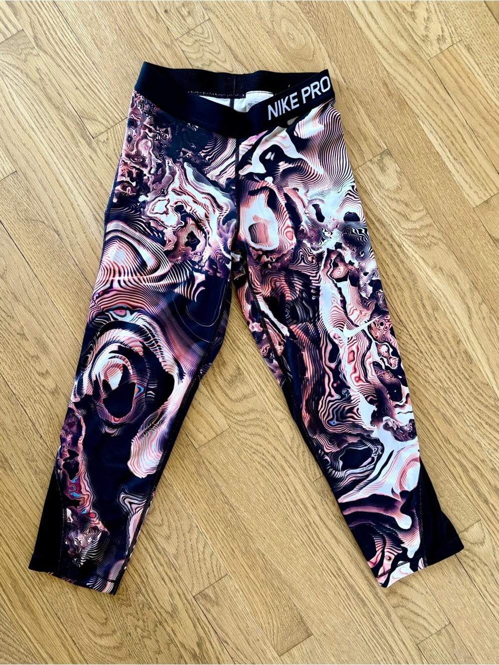 Nike Pro Coral Printed Capri Leggings